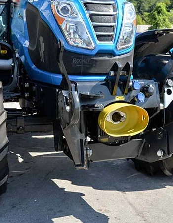 Prednji kardanski pogoni in prednja dvižna hidravlika