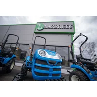 Mali LS traktor ispred Lagerhofa